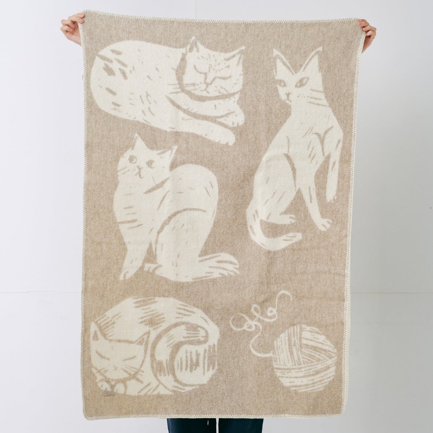 ベージュ×ホワイト