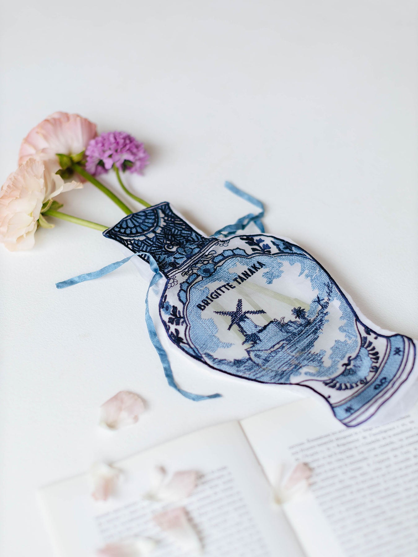 Brigitte Tanaka ミニポーチ／Delft Vase Pouch