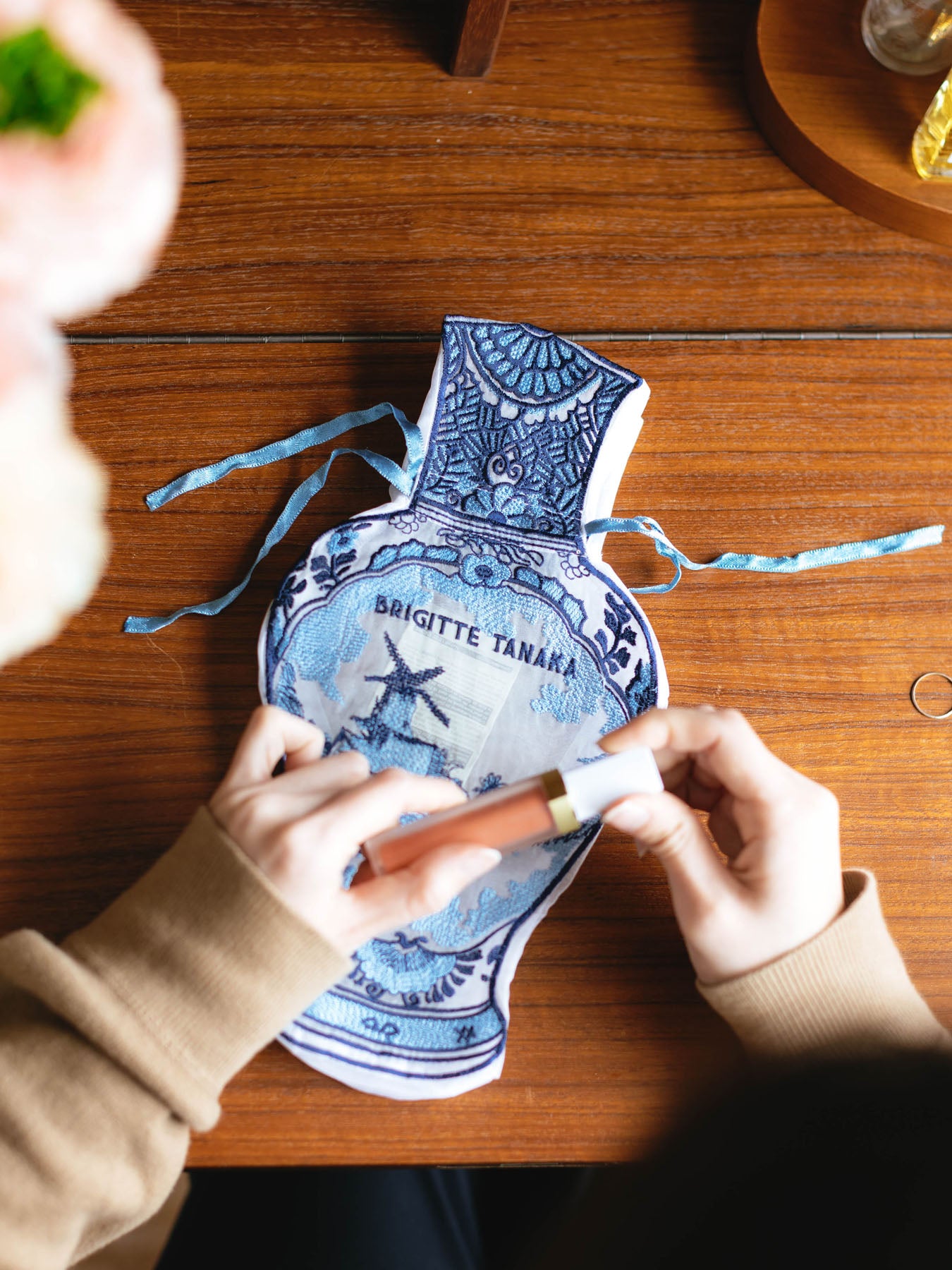 Brigitte Tanaka ミニポーチ／Delft Vase Pouch｜バッグ｜オルネ ド