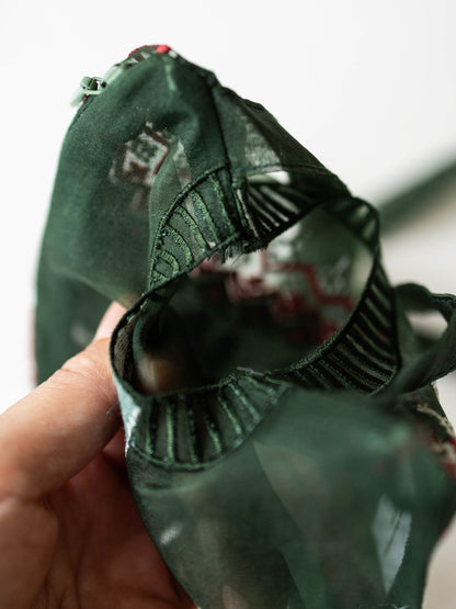 縫い目に多少のずれが見られる場合があります。