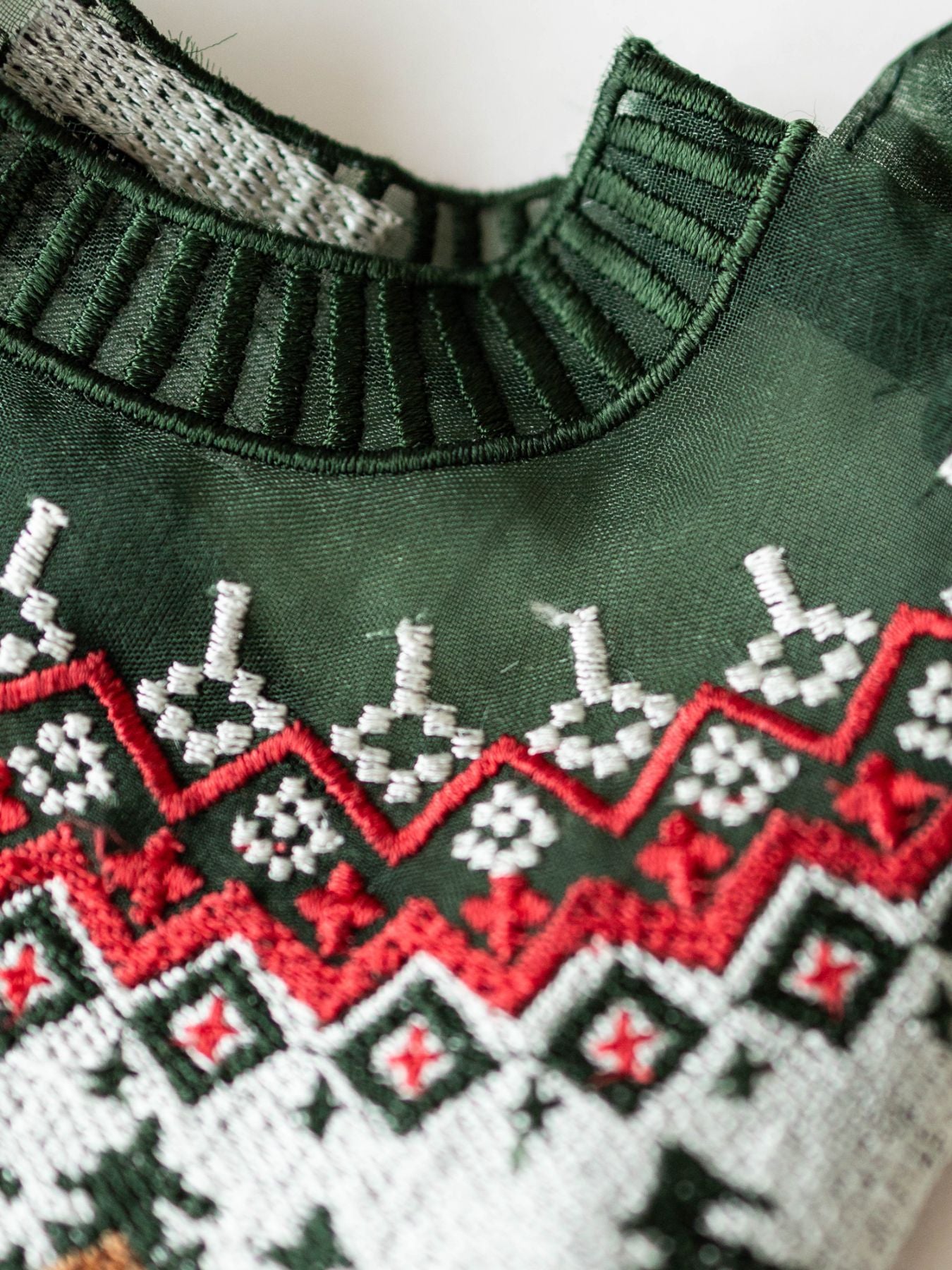 糸の飛び出しが見られる場合があります。