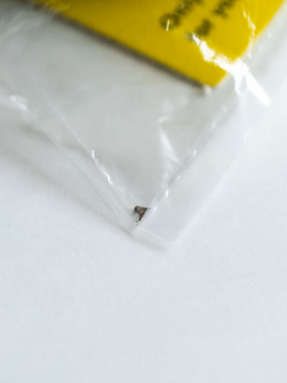 袋には、枝から剥離したクズが入っている場合があります。