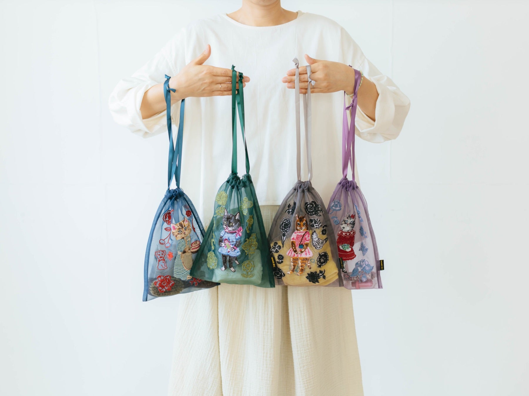 Nathalie Lete／Organdy Drawstring pouch（巾着刺繍ポーチ）｜ポーチ