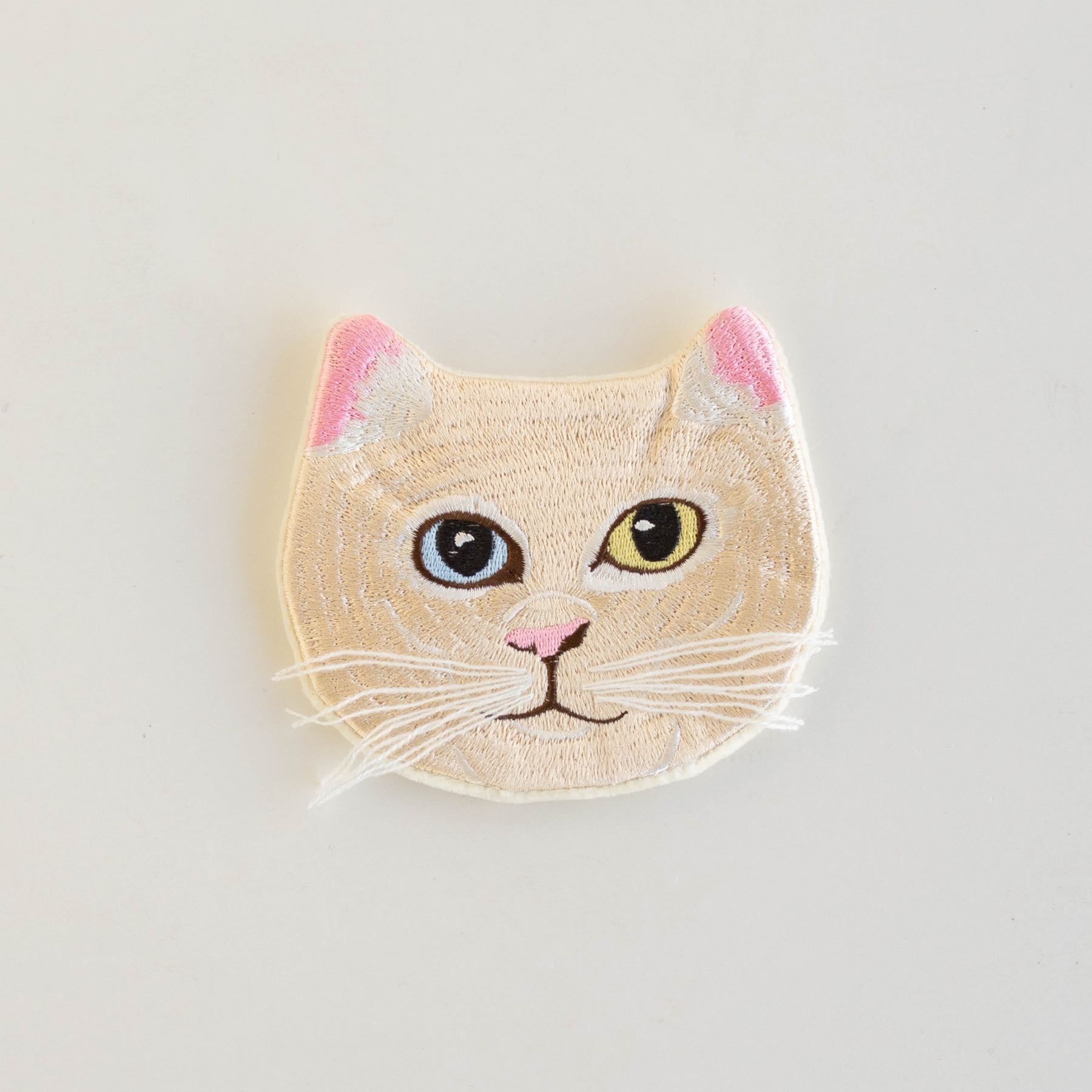 小菅くみ × Orneko 刺繍ポーチ｜ポーチ｜オルネ ド フォイユ公式