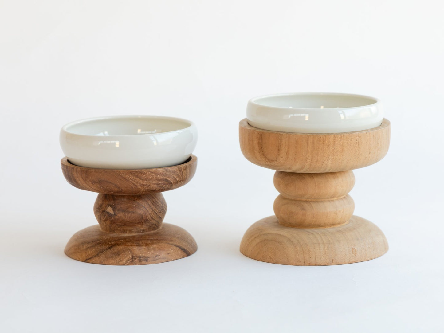 オルネコ・フードボウルを使用した場合（左：オルネコのスタンド／右：フォイヌのスタンド）