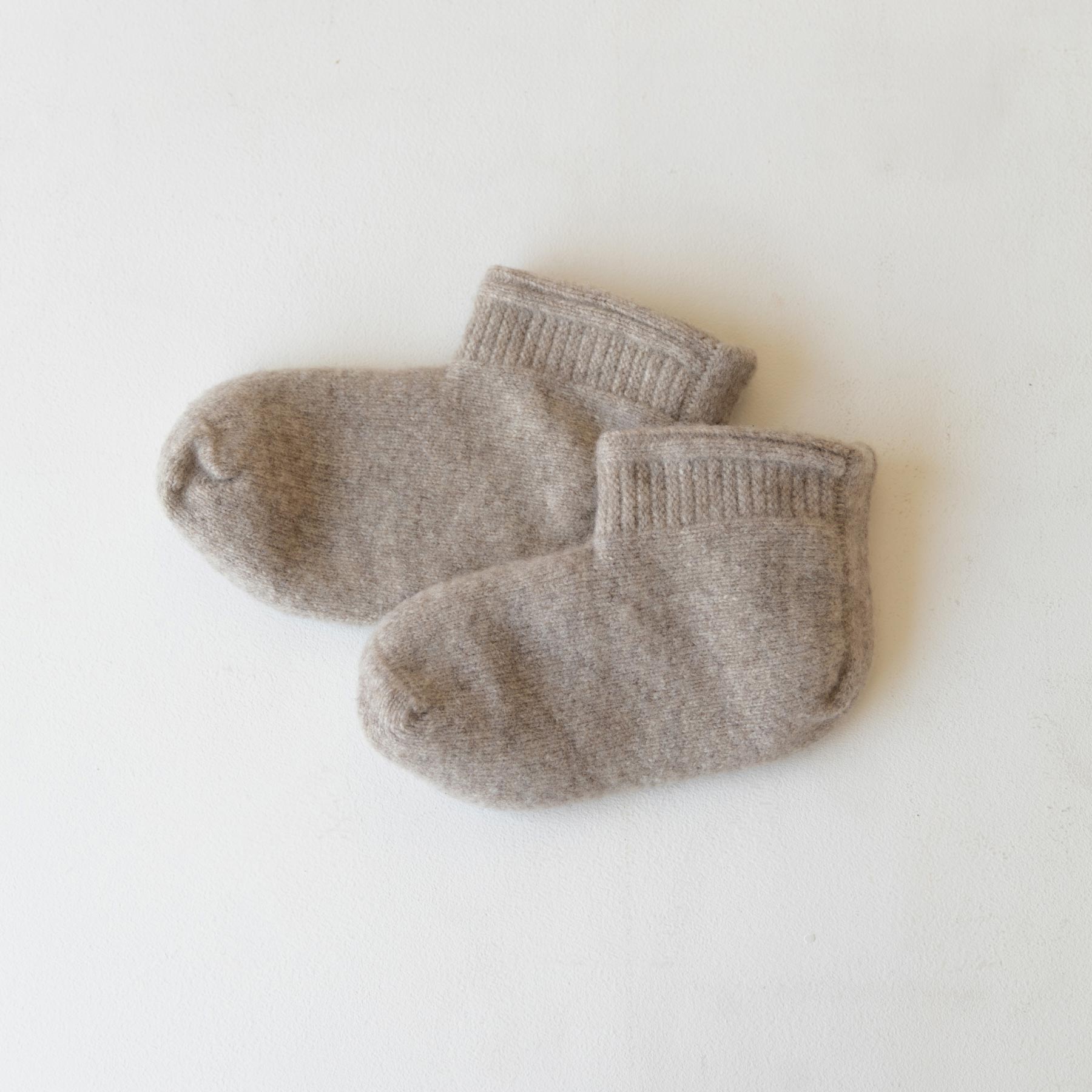 ライトブラウン