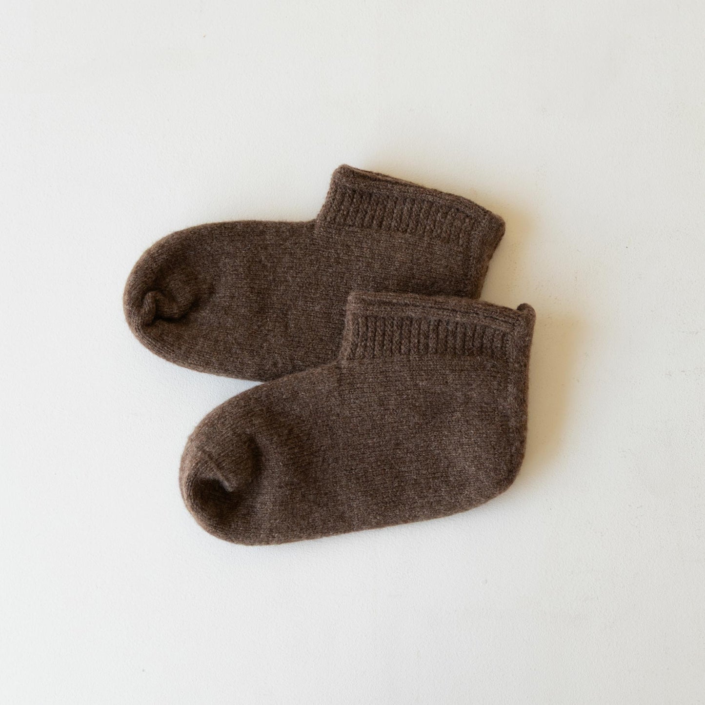 ダークブラウン