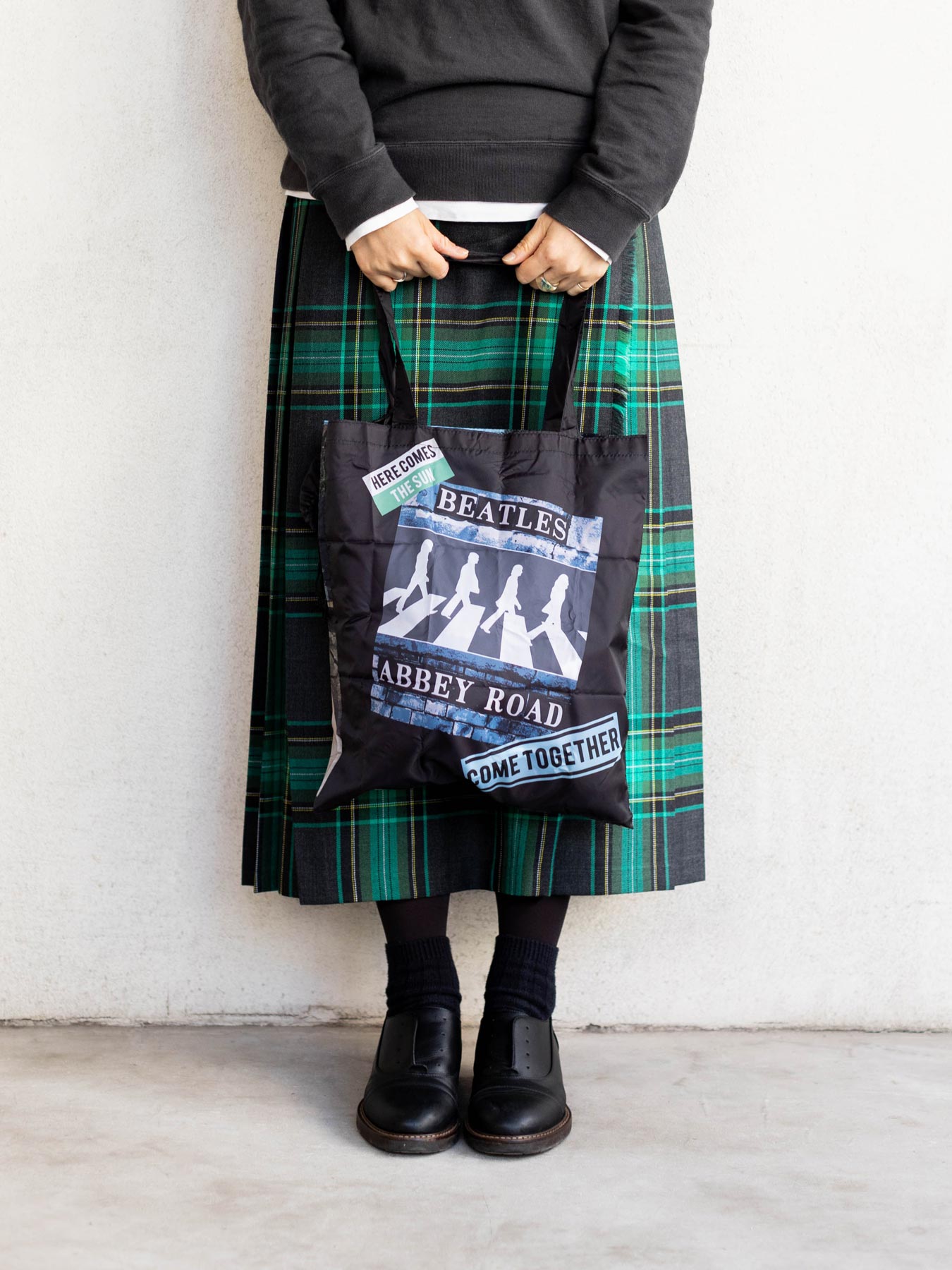 ★　THE BEATLES　トートバッグ　ABBEY ROAD Amazon.com: The Beatles - Abbey Road Tote Bag : Clothing, Shoes
