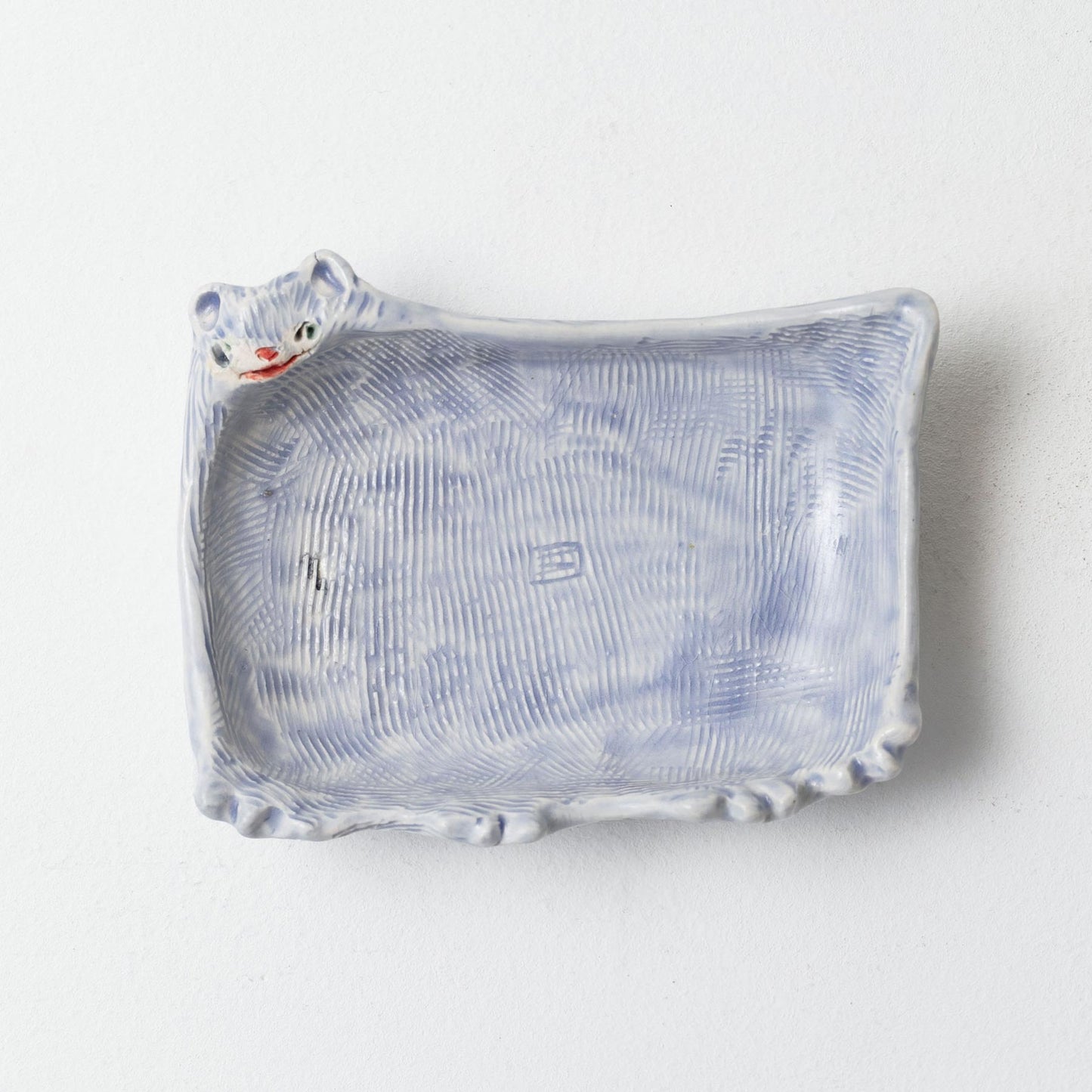hrt0082-a）ネコ菓子皿（紫）／A<br>幅13.5cm×奥行10.5cm×高さ4cm
