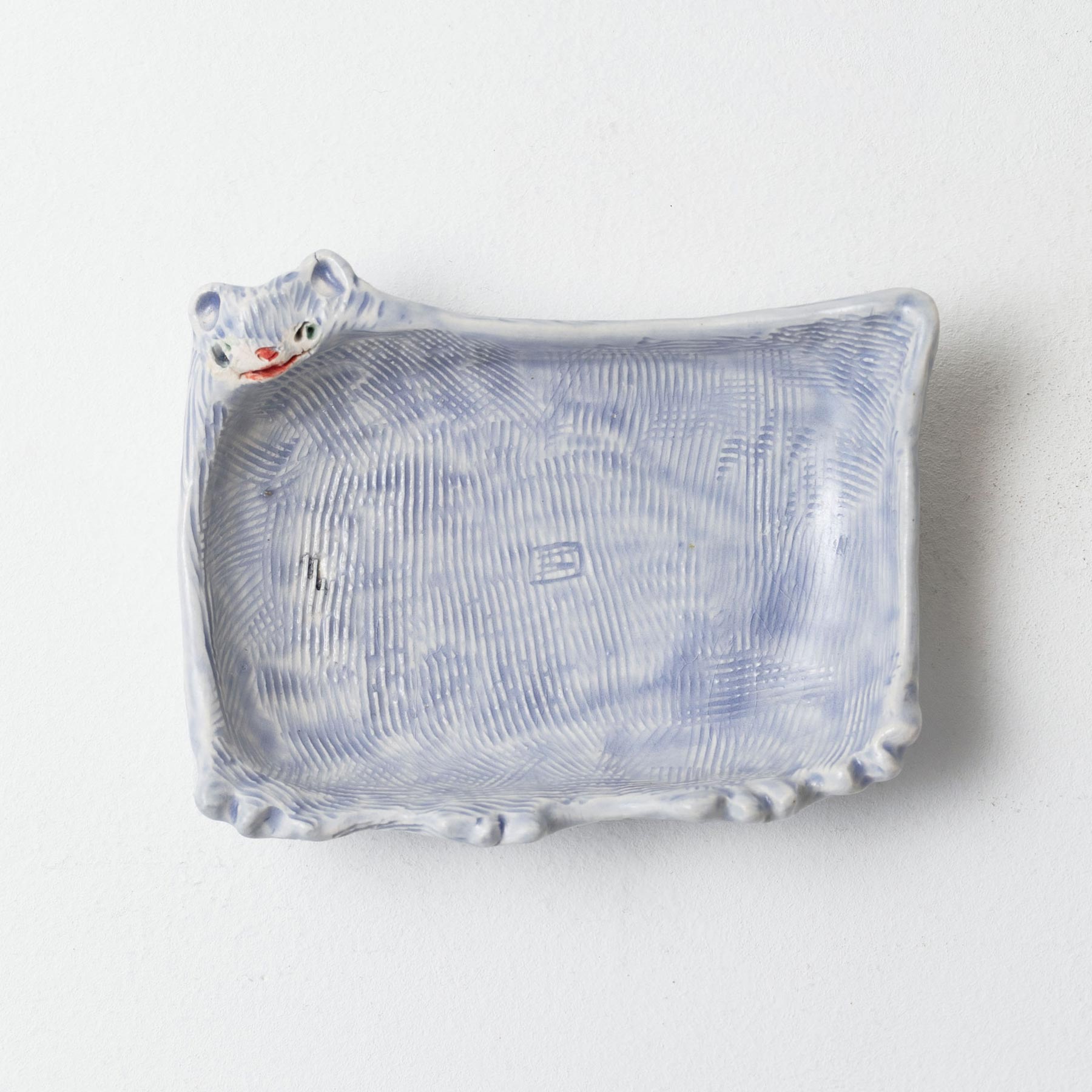 hrt0082-a）ネコ菓子皿（紫）／A<br>幅13.5cm×奥行10.5cm×高さ4cm