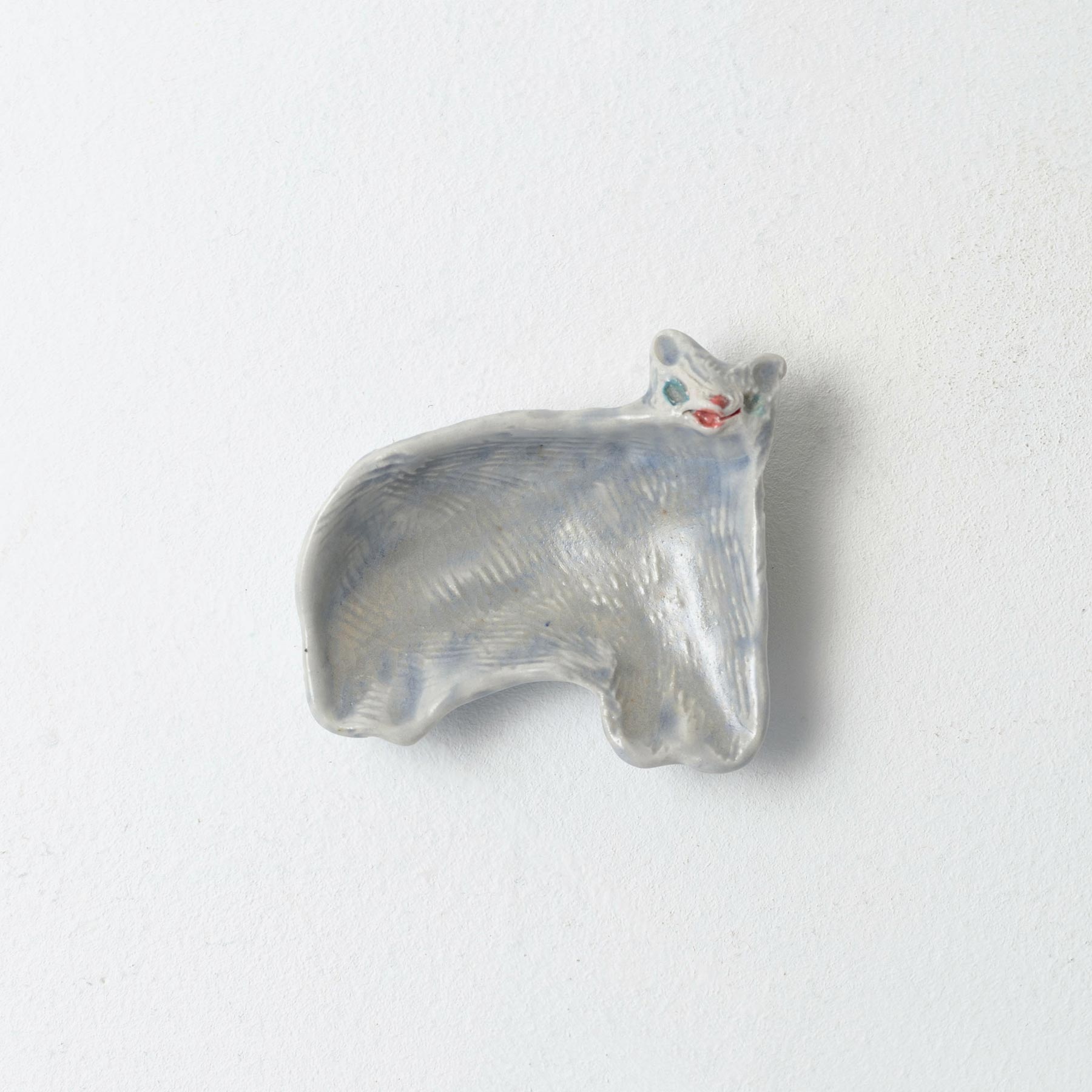 hrt0082-d）ネコ菓子皿（紫）／D<br>幅8cm×奥行き7cm×高さ2cm