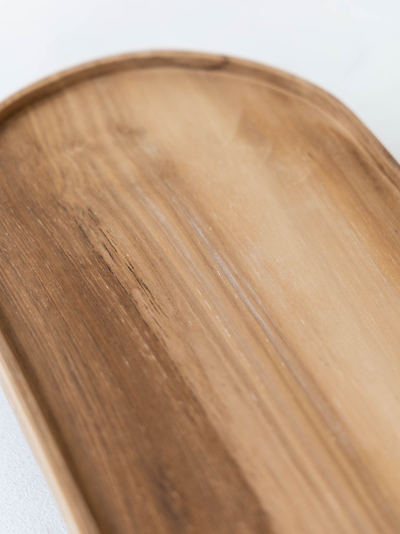 木目の一部が白く見える場合があります。