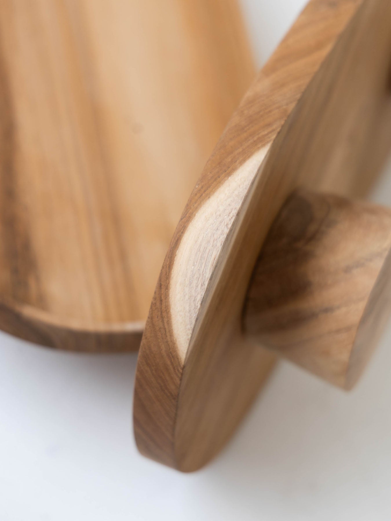 木の色の濃淡の差が見られる場合があります。