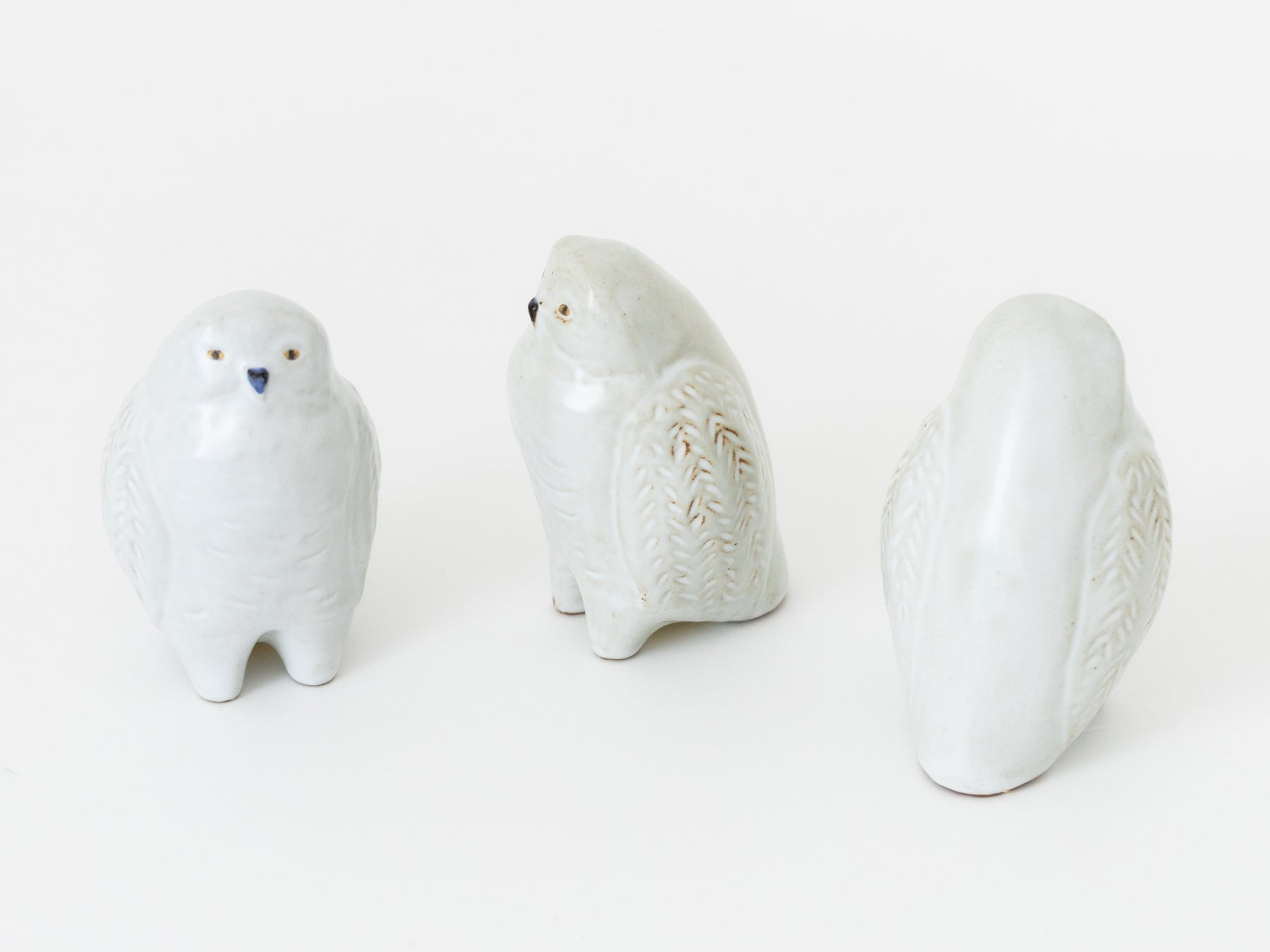 動物　置物9 sen/動物のオブジェ cat（ねこ） -シュールな表情でこちらを見ている