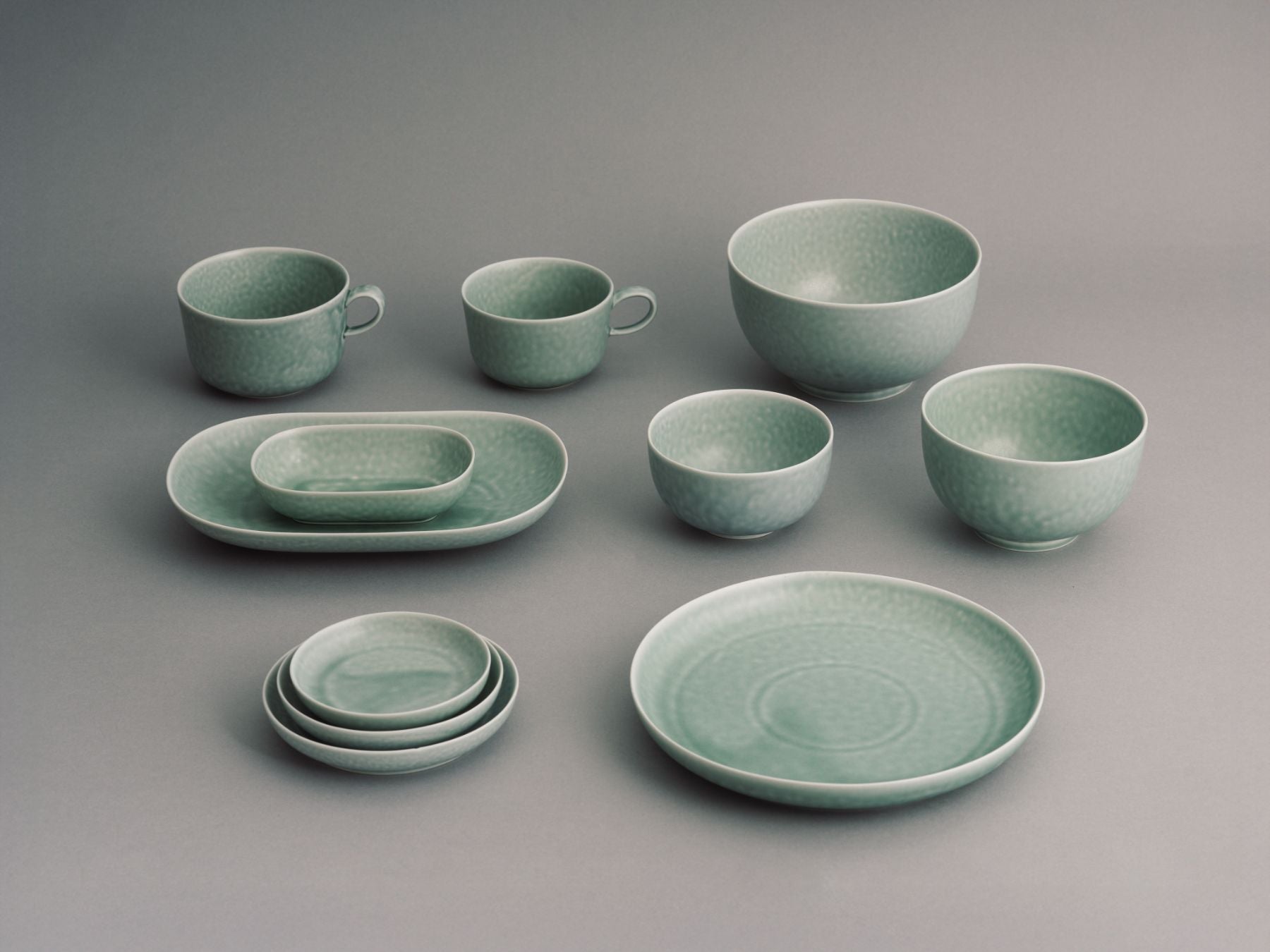 yumiko iihoshi porcelain／ReIRABO round plate｜皿・器｜オルネ ド