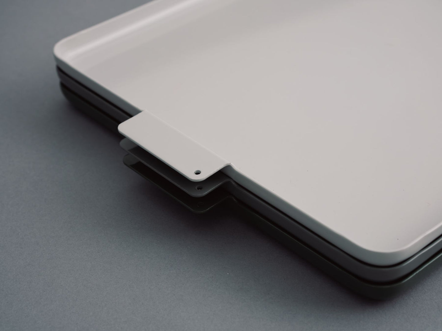yumiko iihoshi porcelain イイホシユミコ／‘Colored’ aluminum tray square・rectangle