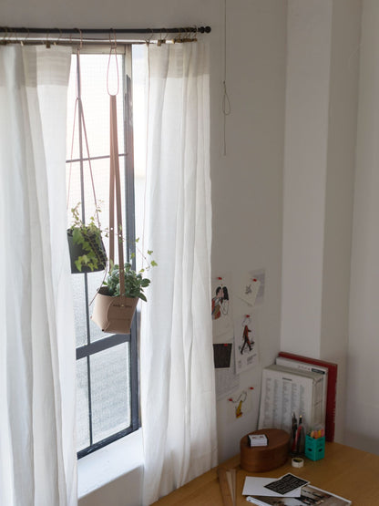 複数並べてプランツハンガーなどにも。