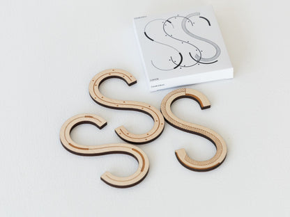 左からWater（水）、Soil（土）、Fir tree（モミの木／植物）の模様です。