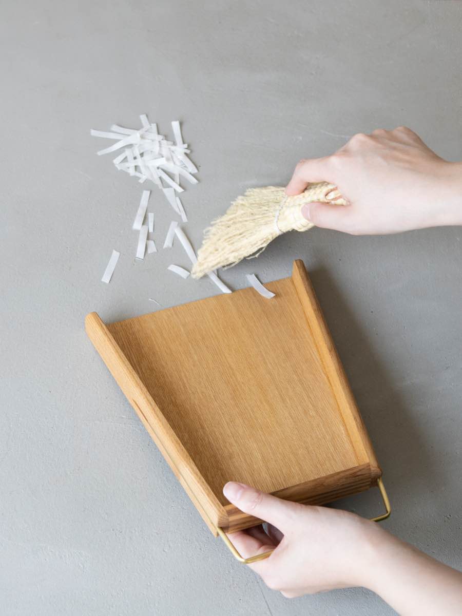 みはたや ちりとり／タモ｜掃除用品・ゴミ箱｜オルネ ド フォイユ公式