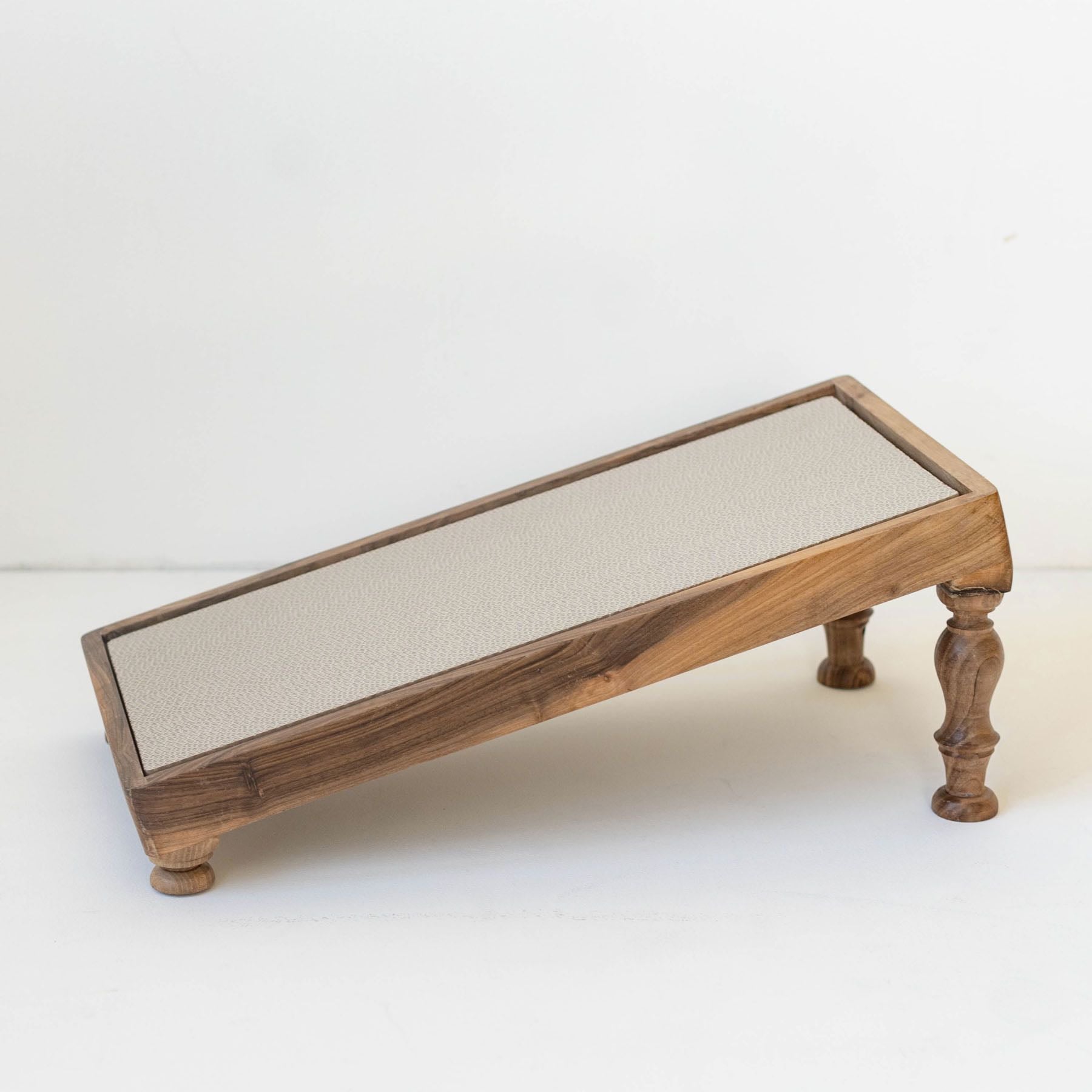 ワケあり品】オルネコ・クルミの木の爪とぎ（フレーム・爪とぎセット