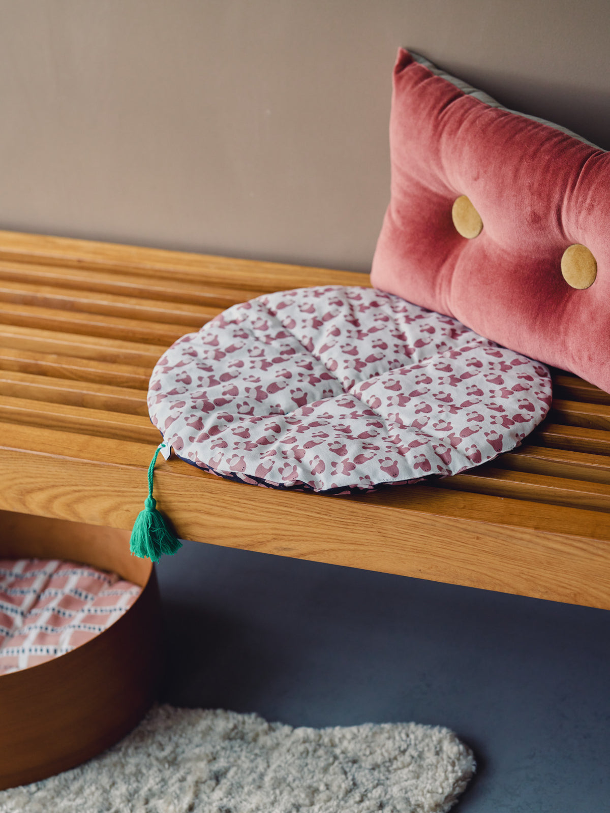 【10/21販売】香菜子 × Orneko リバーシブルクッション（ベッド用）