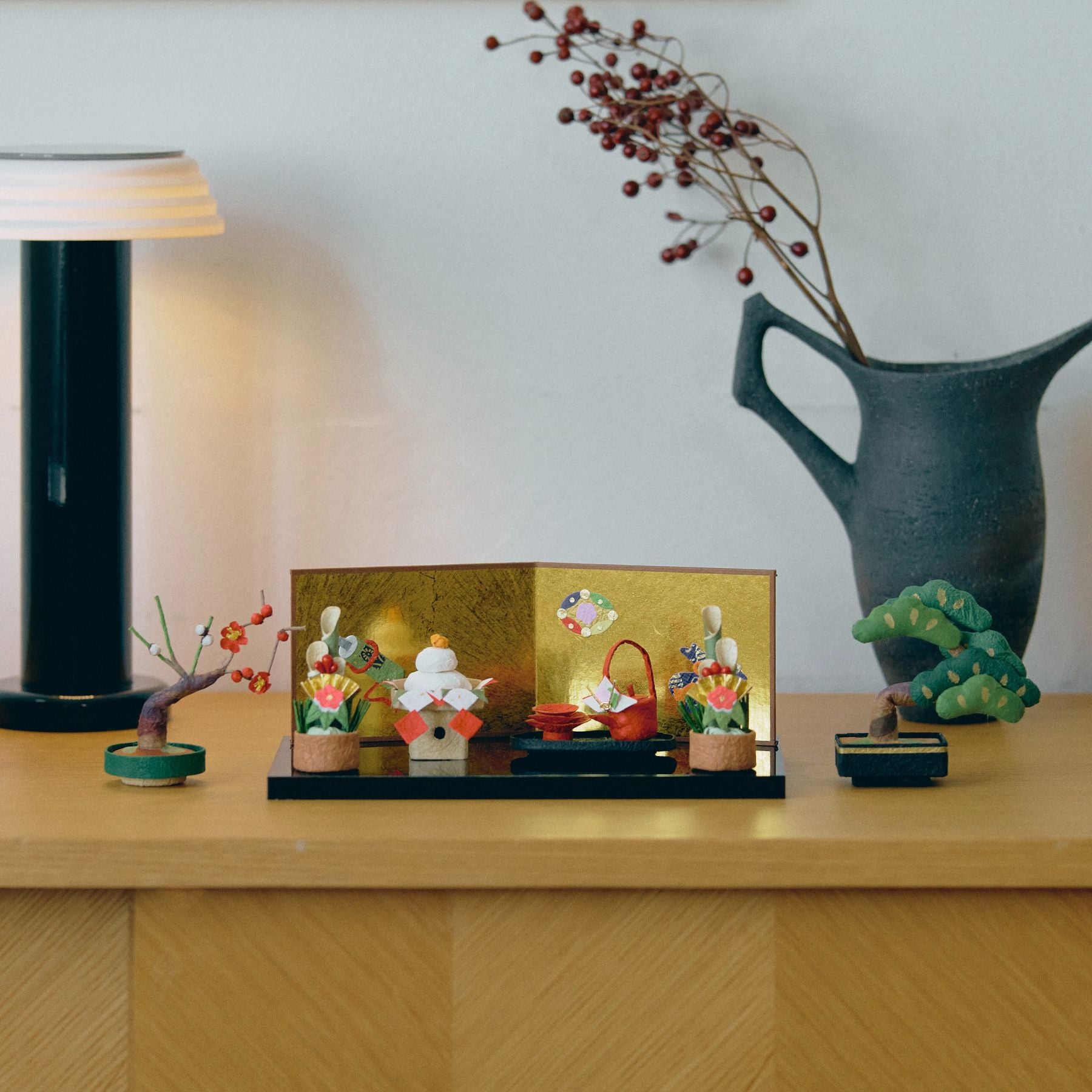 正月飾り 伝統的な日本の装飾品「はまや(オルゴール付き）」中古美品 楽天市場】破魔弓 初正月 初節句 破魔矢 厄除け ケース飾り オルゴール