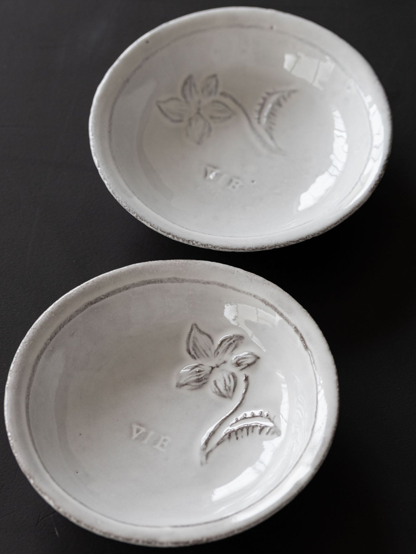Astier de Villatte プレート／Fleurs｜皿・器｜オルネ ド フォイユ