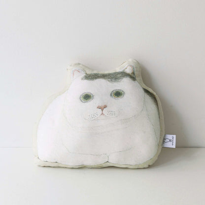 or0266）grey and white cat "cat loaf"
