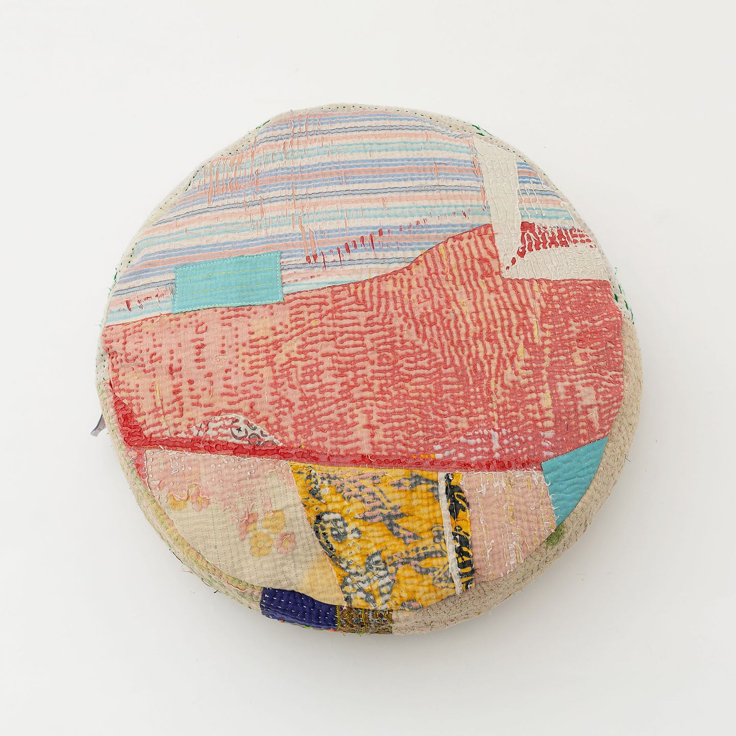 オルネコ・カンタパッチワーク 猫のプフ／B