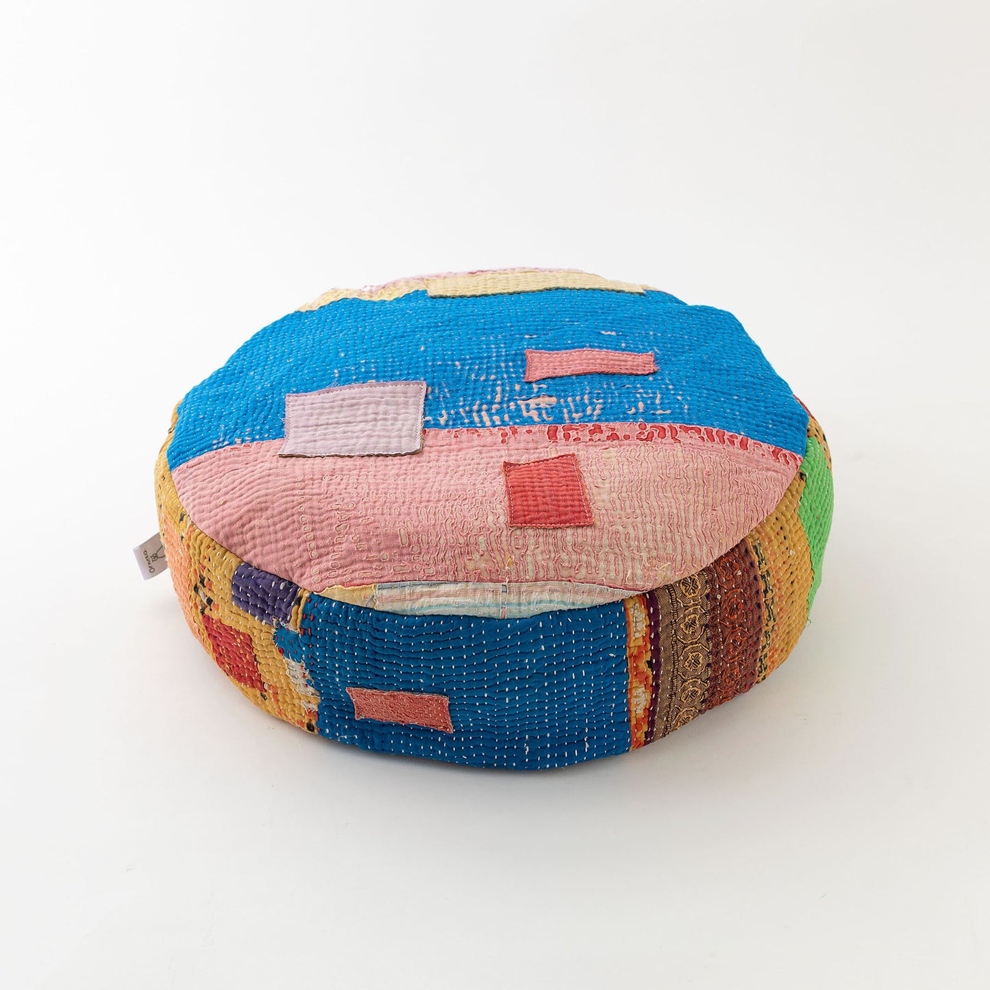 オルネコ・カンタパッチワーク 猫のプフ／C