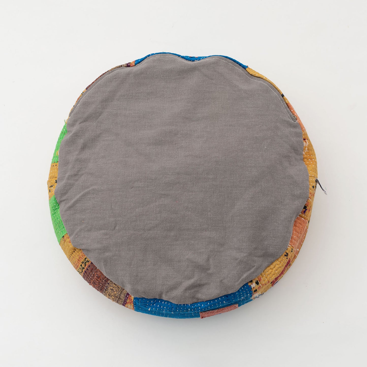 オルネコ・カンタパッチワーク 猫のプフ／C