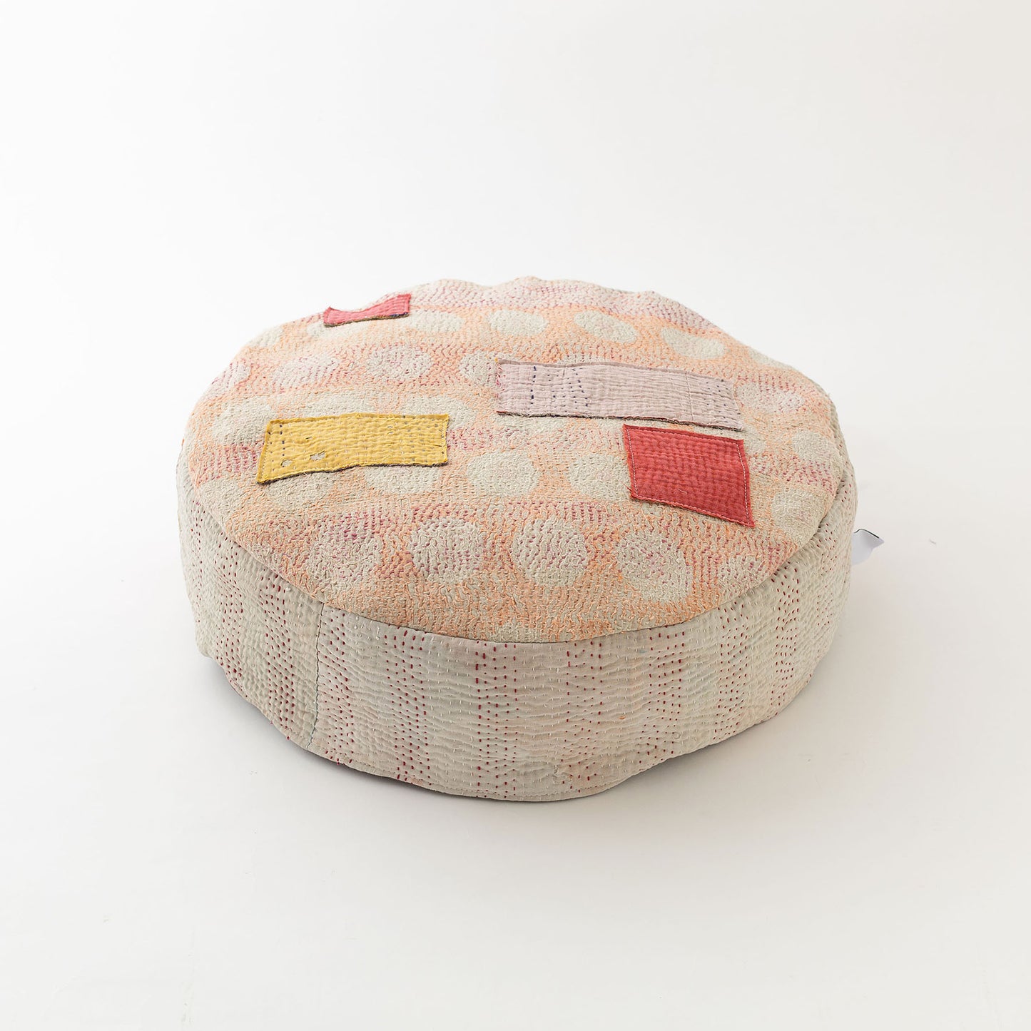 オルネコ・カンタパッチワーク 猫のプフ／D