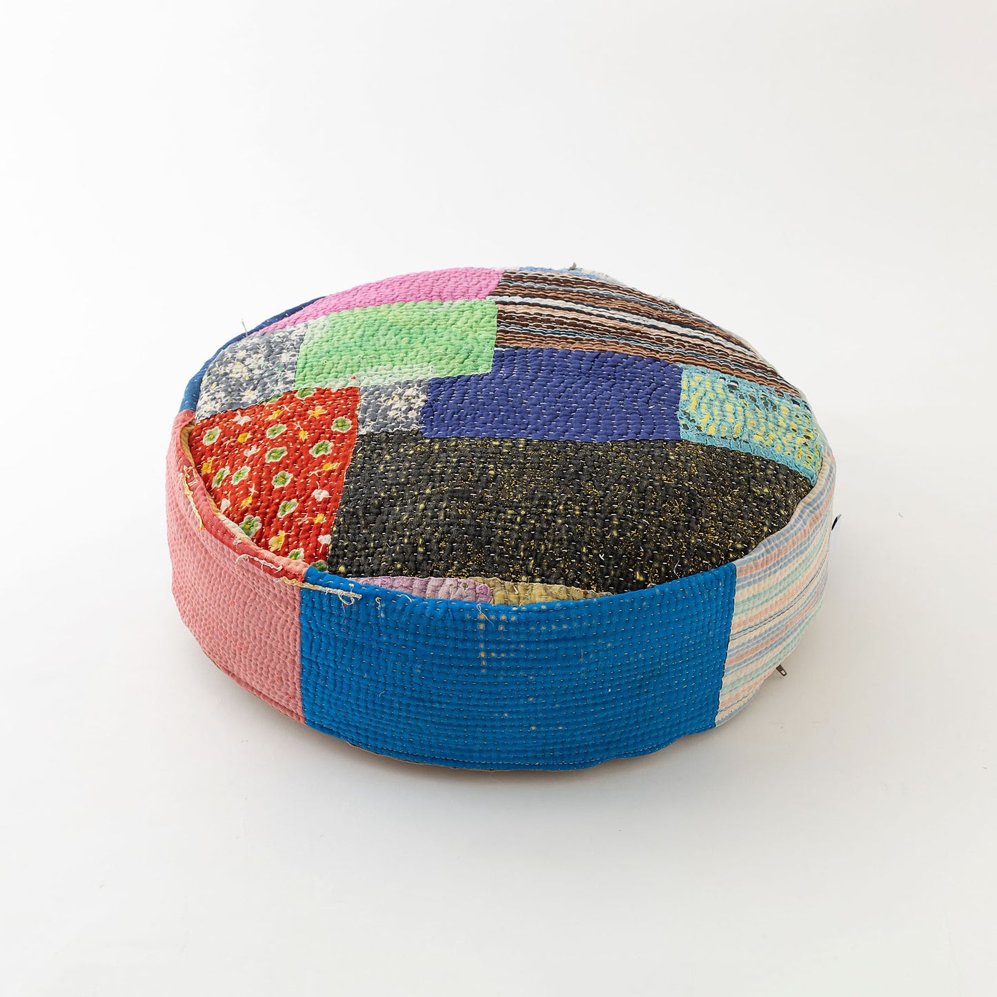 オルネコ・カンタパッチワーク 猫のプフ／F