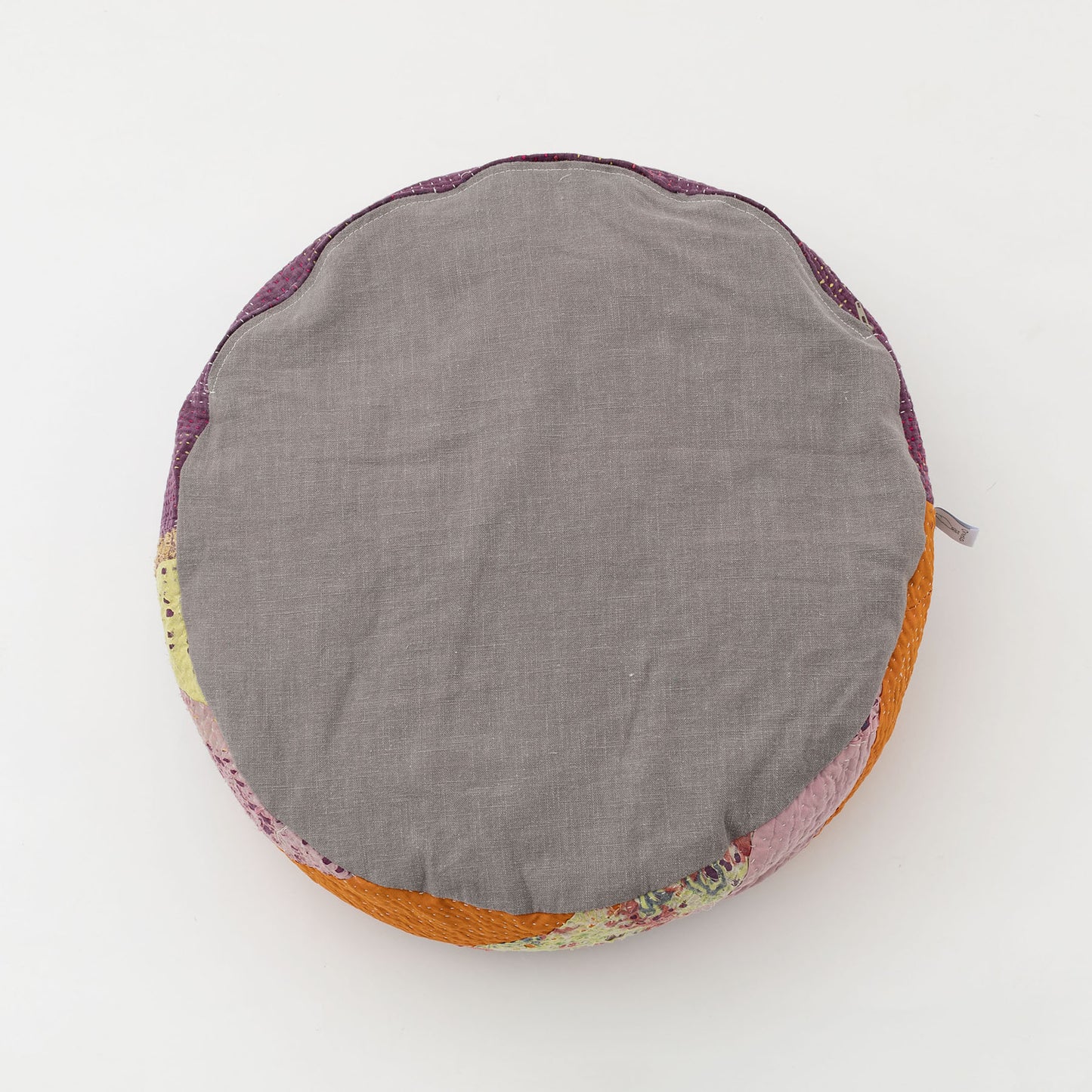 オルネコ・カンタパッチワーク 猫のプフ／H