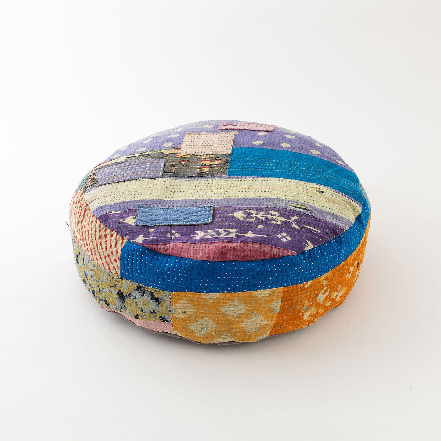 オルネコ・カンタパッチワーク 猫のプフ／J