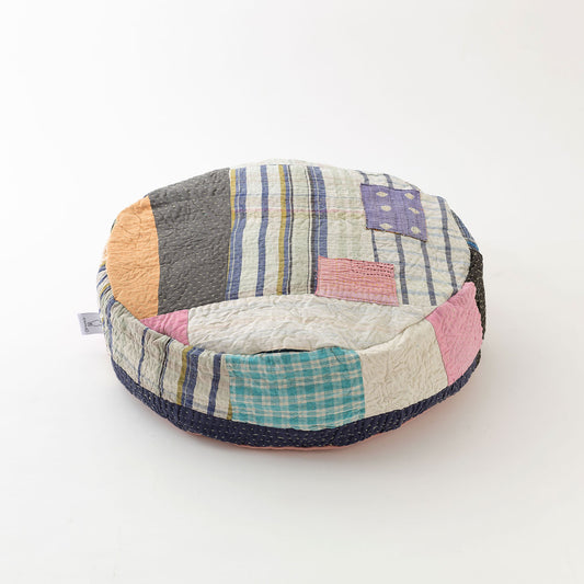 オルネコ・カンタパッチワーク 猫のプフ／L