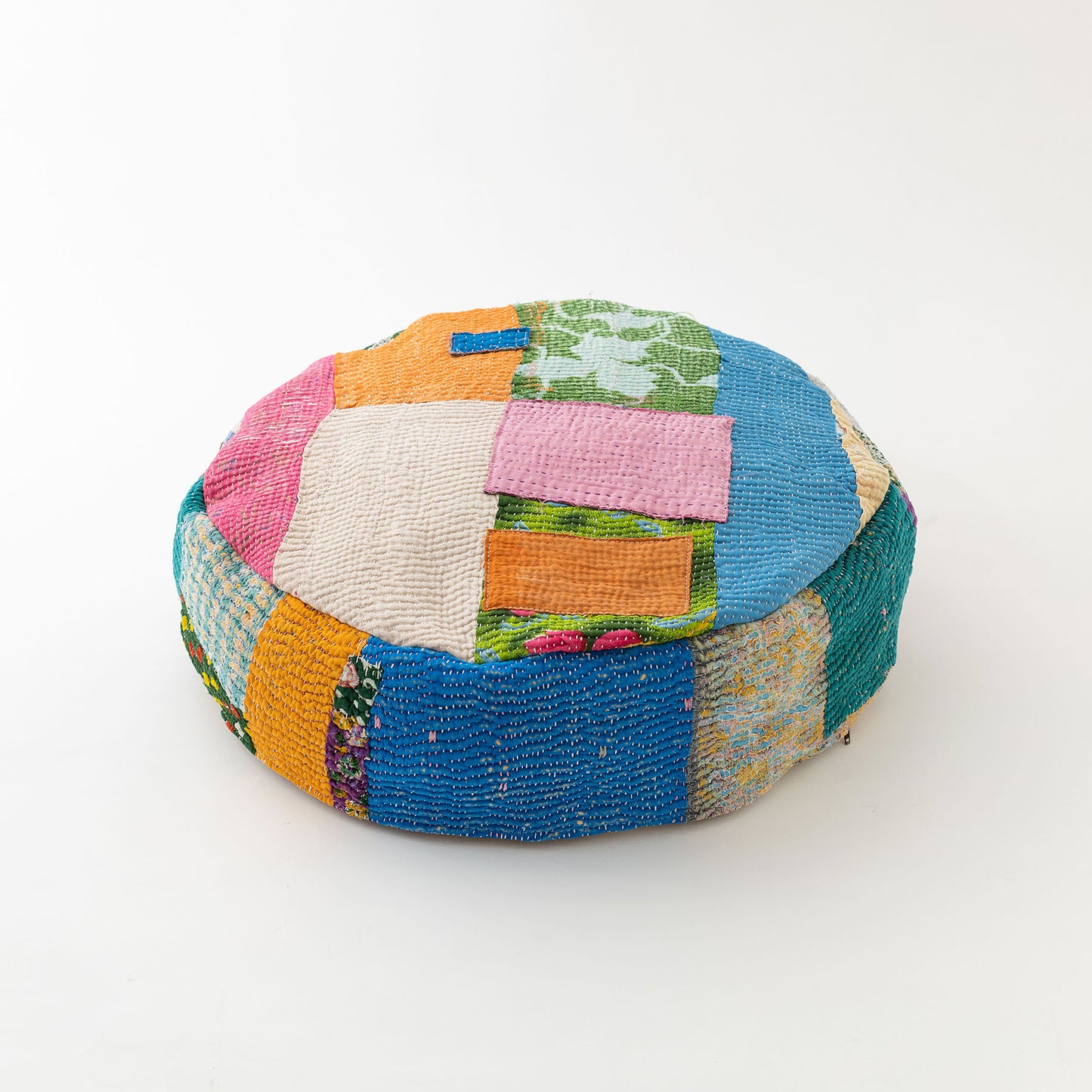 オルネコ・カンタパッチワーク 猫のプフ／M