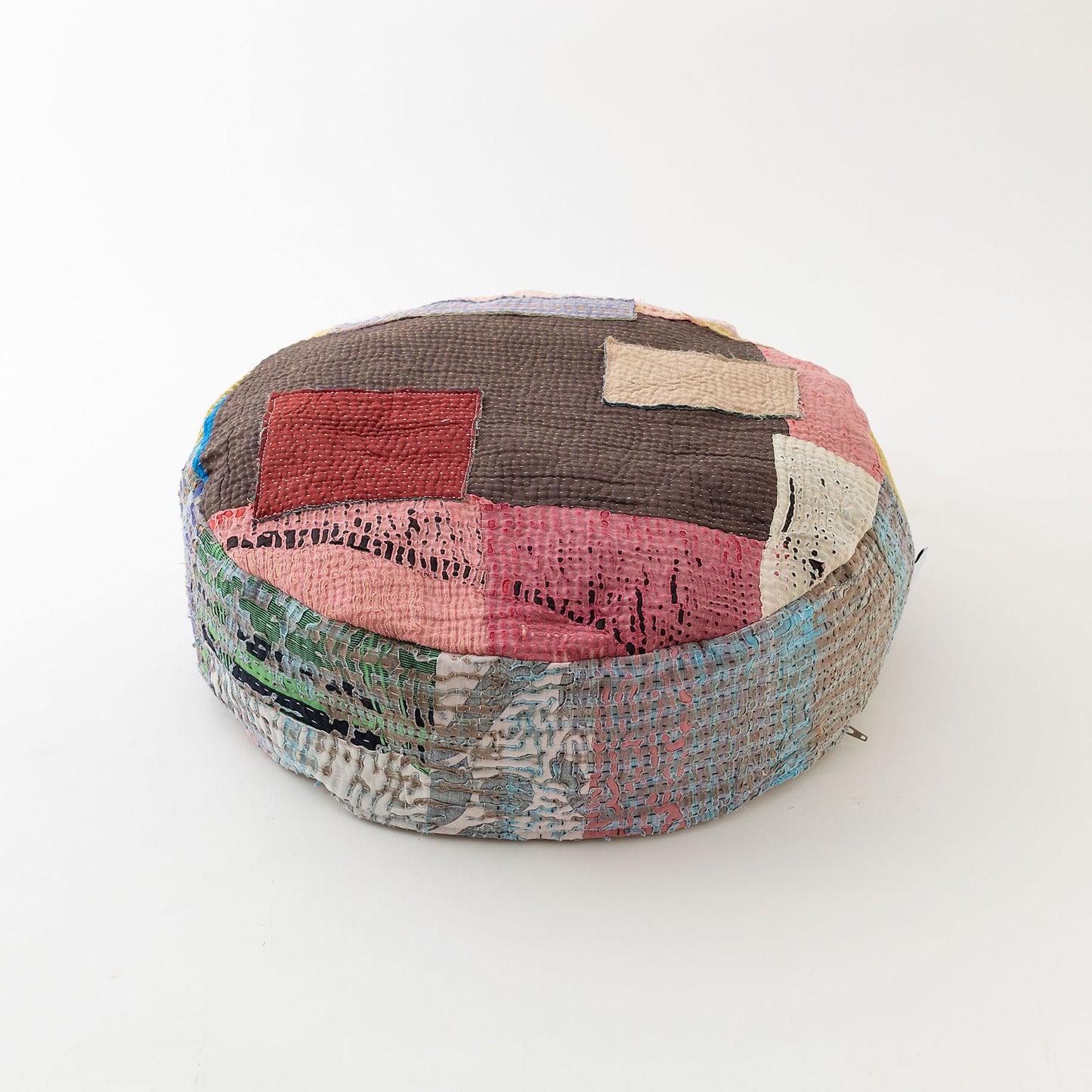 オルネコ・カンタパッチワーク 猫のプフ／O