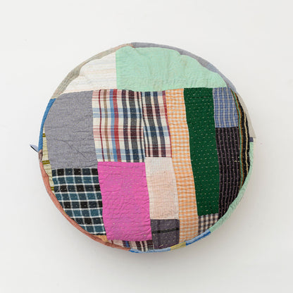 オルネコ・カンタパッチワーク 猫のプフ／Q