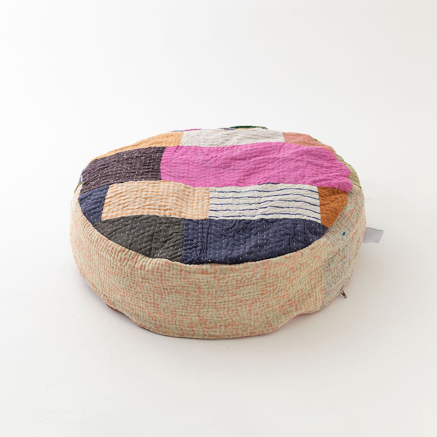 オルネコ・カンタパッチワーク 猫のプフ／U