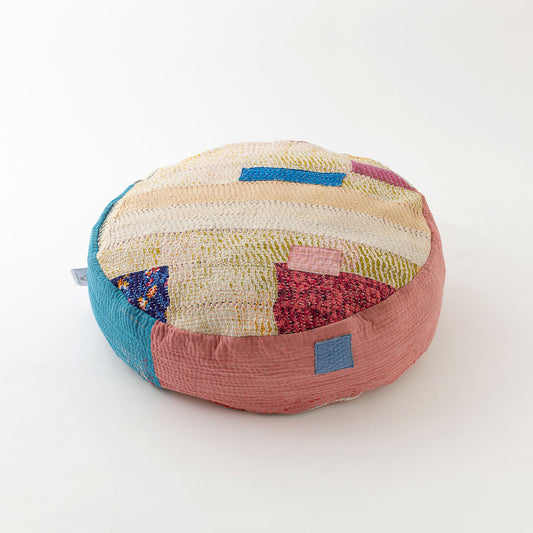 オルネコ・カンタパッチワーク 猫のプフ／V