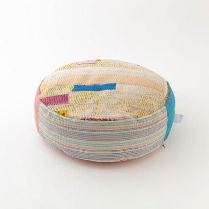 オルネコ・カンタパッチワーク 猫のプフ／V