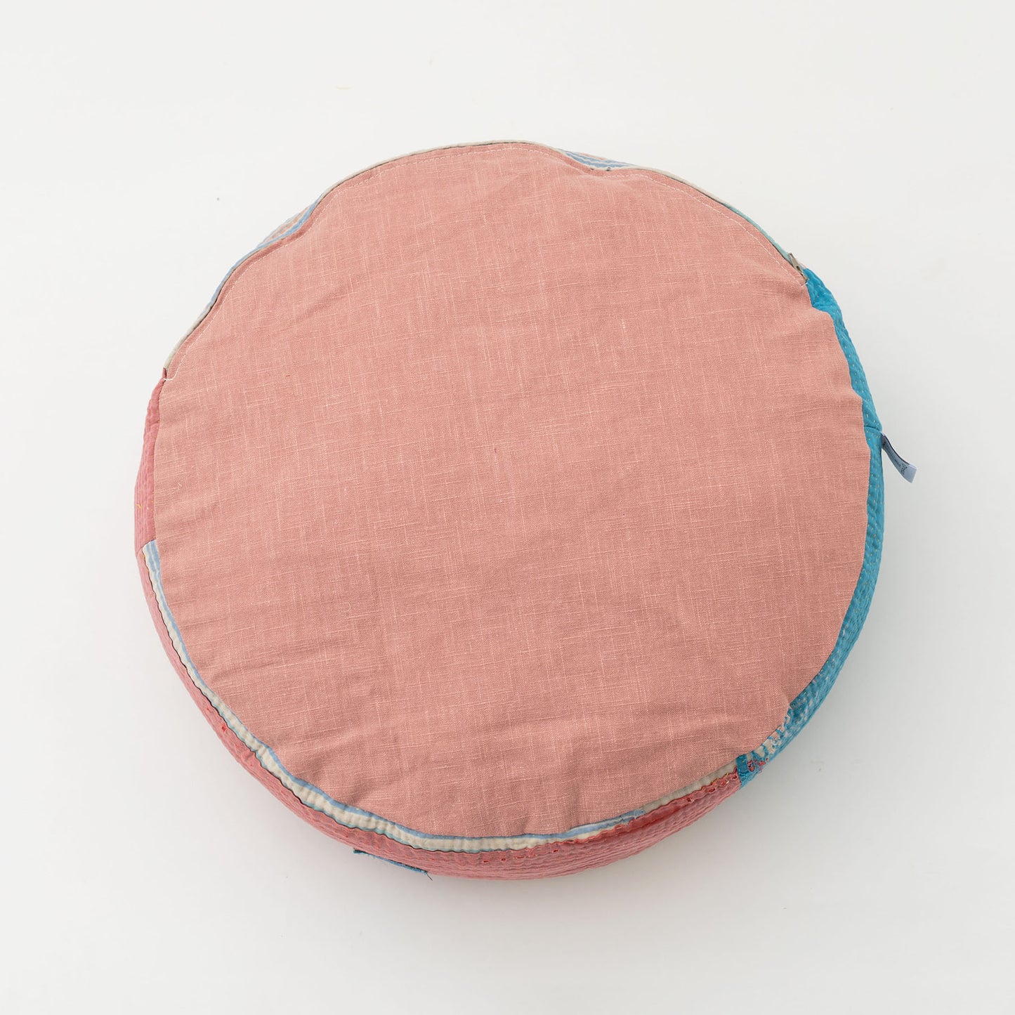 オルネコ・カンタパッチワーク 猫のプフ／V