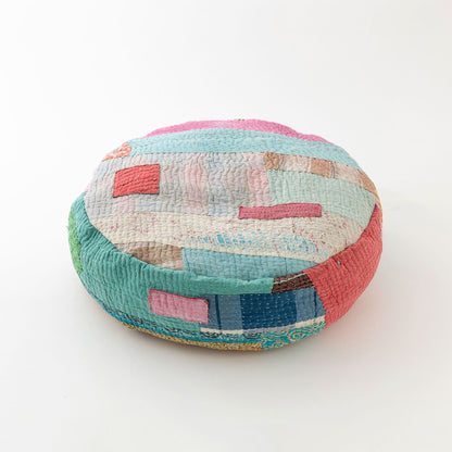 オルネコ・カンタパッチワーク 猫のプフ／W