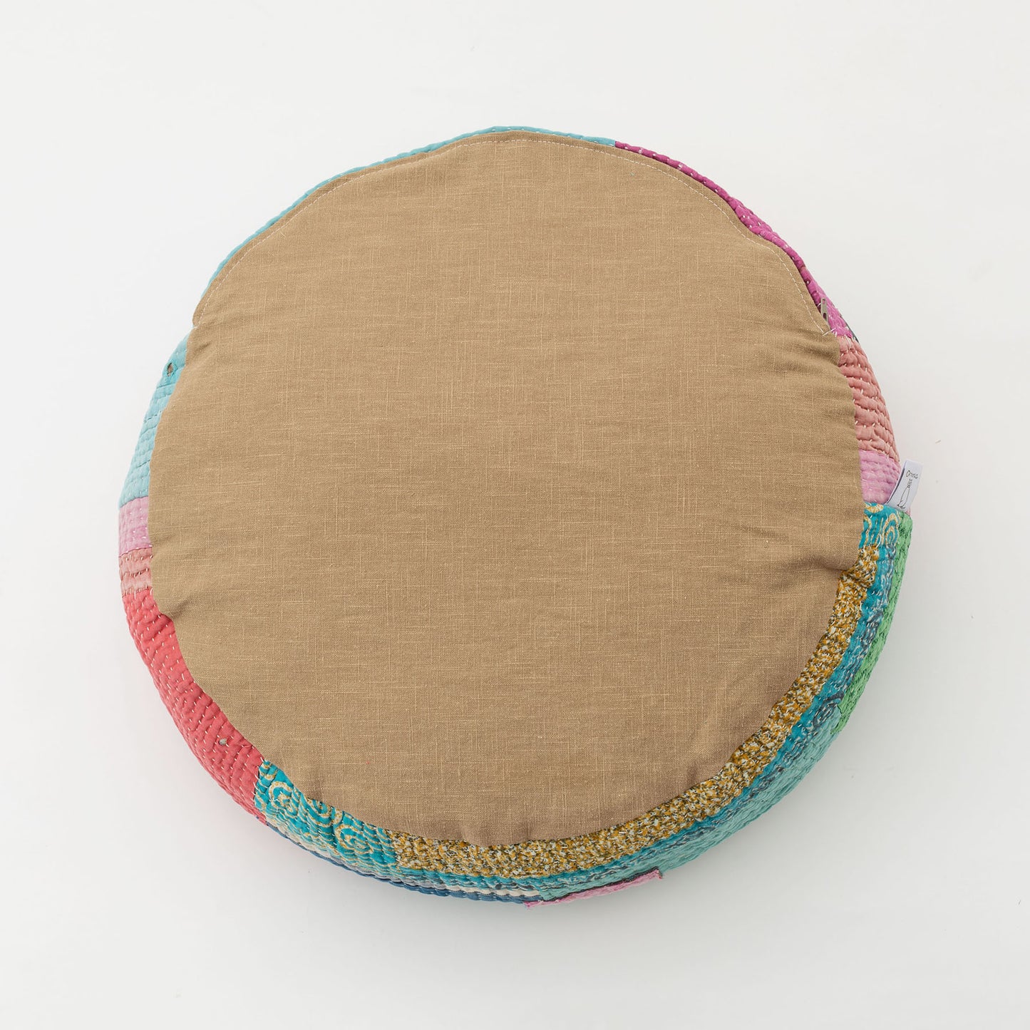 オルネコ・カンタパッチワーク 猫のプフ／W