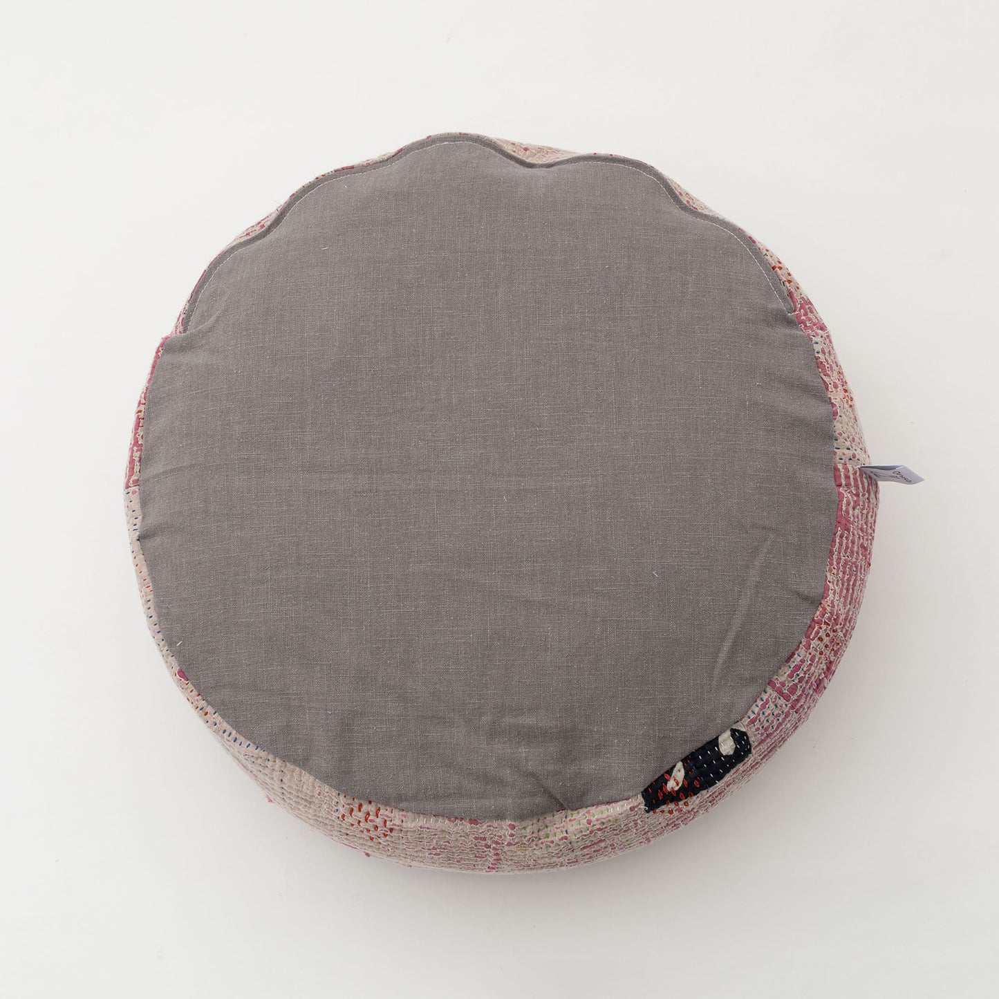 オルネコ・カンタパッチワーク 猫のプフ／Y