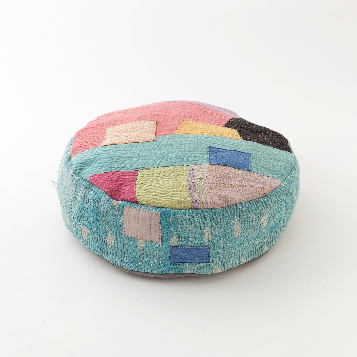 オルネコ・カンタパッチワーク 猫のプフ／1E