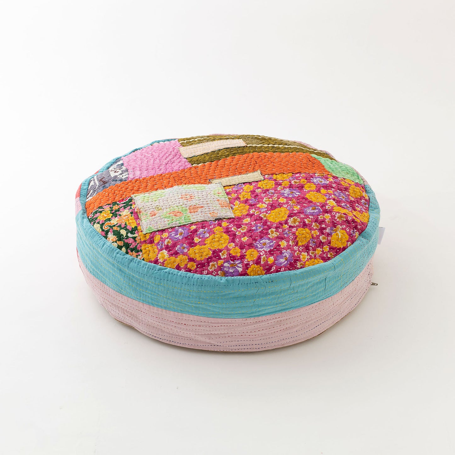 オルネコ・カンタパッチワーク 猫のプフ／1F