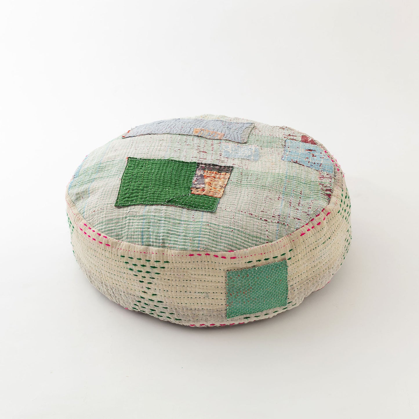 オルネコ・カンタパッチワーク 猫のプフ／1L