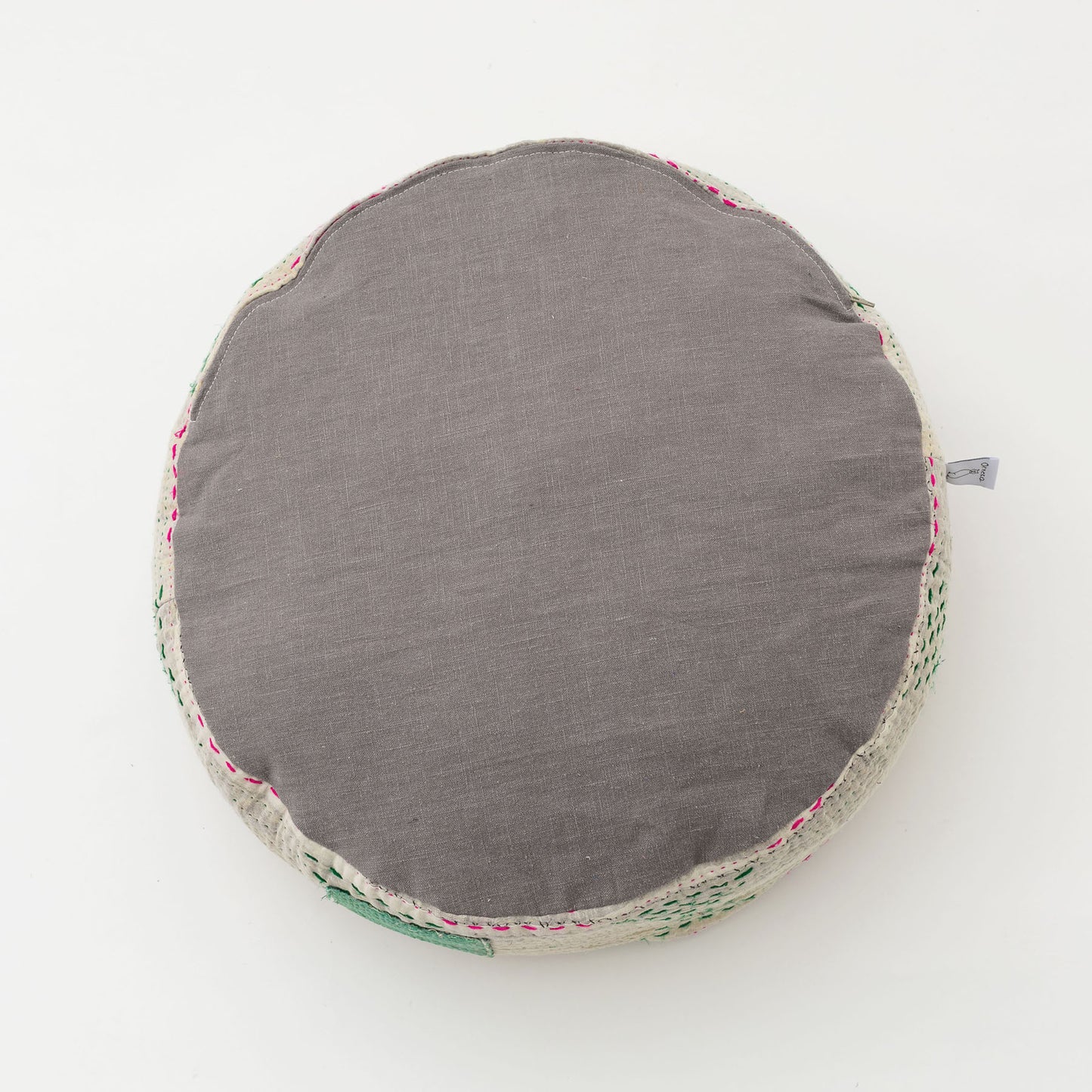 オルネコ・カンタパッチワーク 猫のプフ／1L